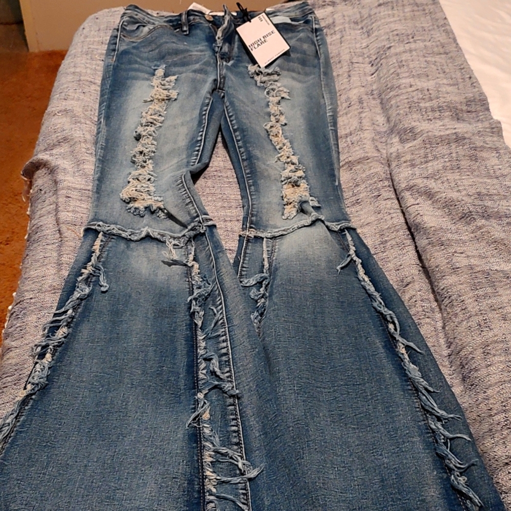 Almost Famous High Rise Distressed/Ripped Wide Flare Jeans Size 7 *NWT*